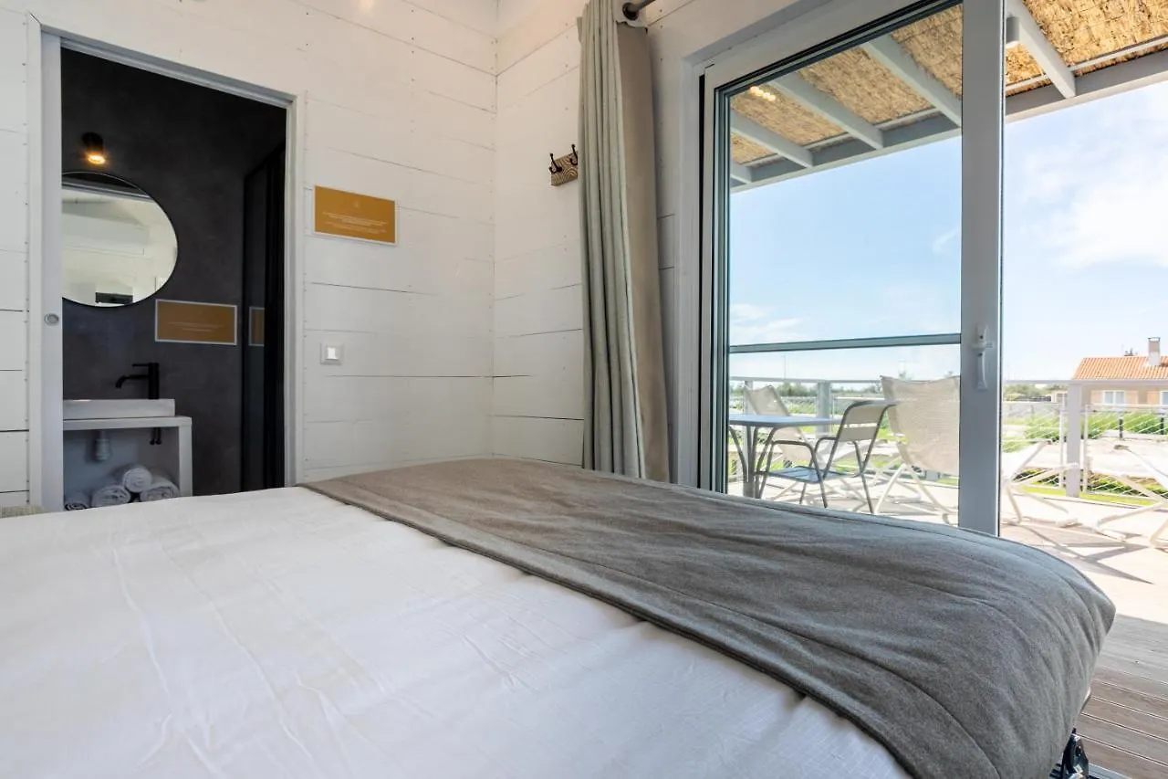 Lodges De Camargue Port-Saint-Louis-du-Rhone 0*,  France